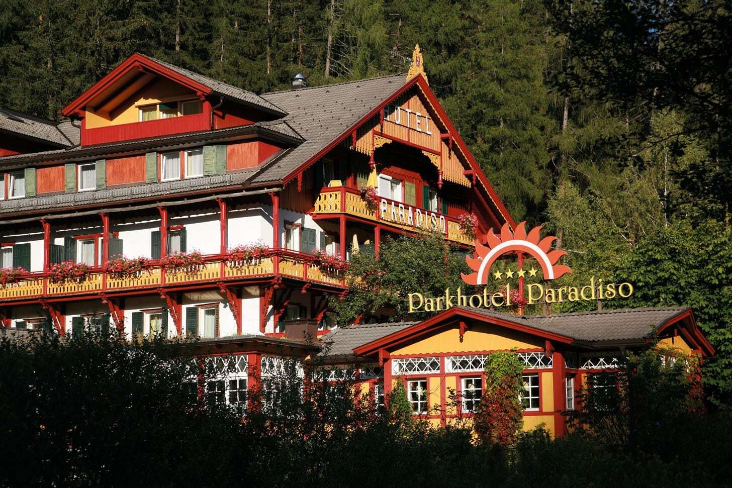 Parkhotel Sole Paradiso San Candido Exterior photo